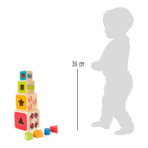 Drevené kocky ABC porovnanie veľkosti s dieťaťom