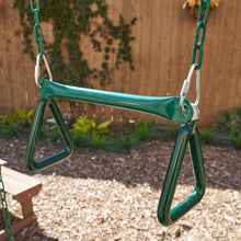 Veľke ihrisko so strieškou a hojdačkami pre deti