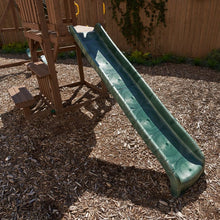 Veľke ihrisko so strieškou a hojdačkami pre deti