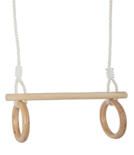 Drevená hrazda s gymnastickými kruhmi