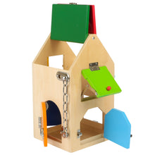 Drevený domček "zámky"